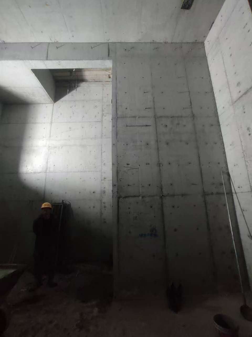 皂市镇墙上开槽钢筋断了有影响吗